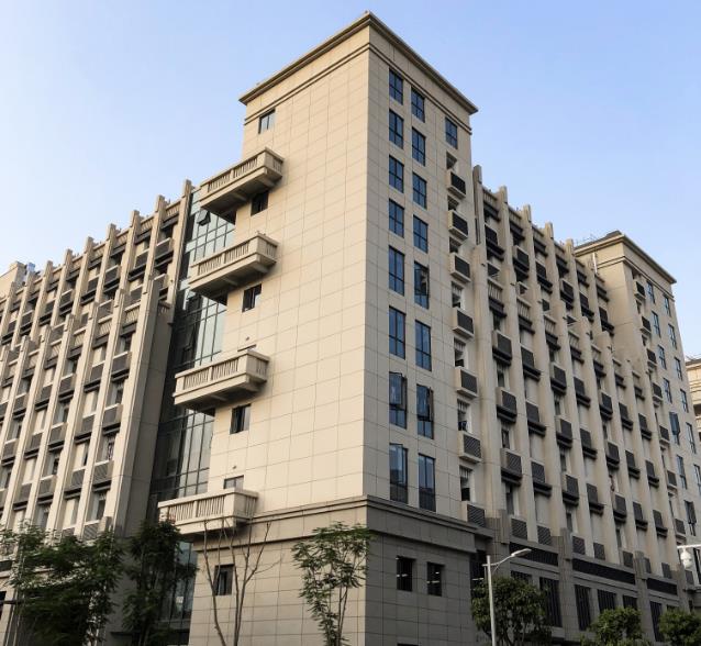 真石漆罩光面漆泛白怎么辦？